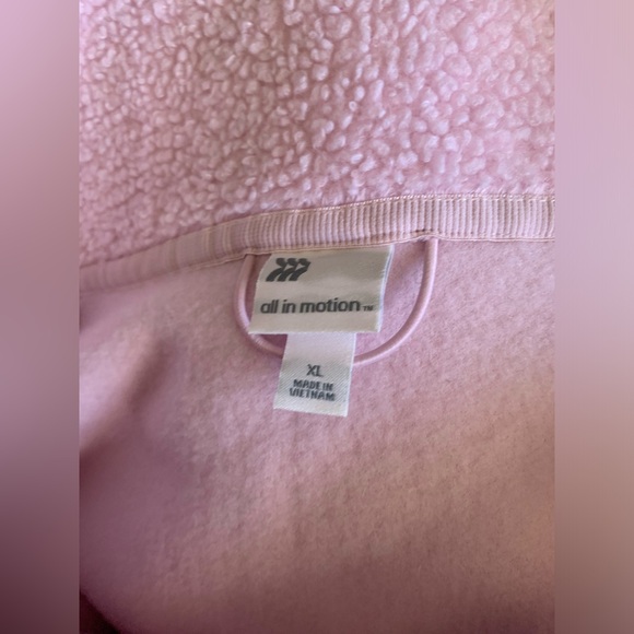 All motion Sweater - Picture 3 of 8